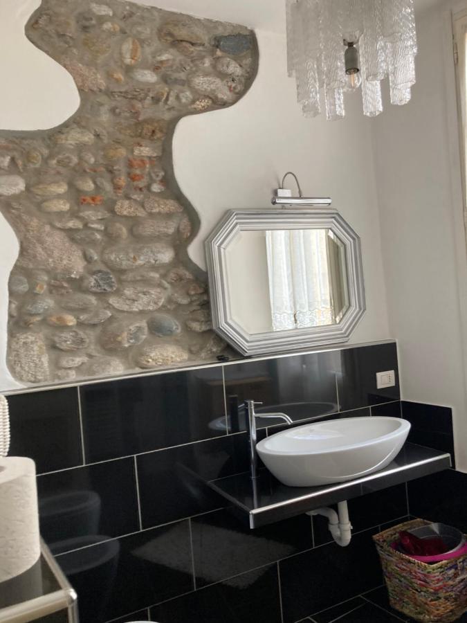 Casa Vacanza Sole Lago… Интра Екстериор снимка