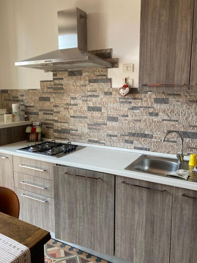 Casa Vacanza Sole Lago… Интра Екстериор снимка